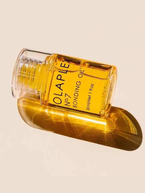 OLAPLEX No. 7 Bonding Hair Oil To Boost Shine & Strength - 30ml 3 OLAPLEX No. 7 Bonding Hair Oil To Boost Shine & Strength - 30ml