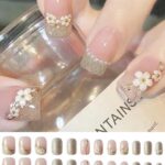 Secret Lives 24 Pieces 3D Flower & Pearl Design Nail Extensions