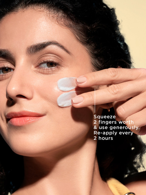 Ponds Sun Miracle SPF 35 PA+++ Protect & Bright Light Sunscreen with Niacinamide - 50g 6 Ponds Sun Miracle SPF 35 PA+++ Protect & Bright Light Sunscreen with Niacinamide - 50g